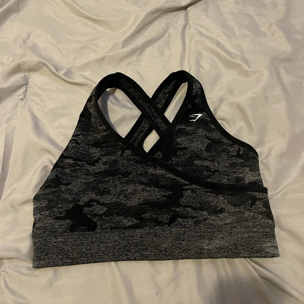 Black camo gymshark sports bra